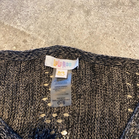 Soft poncho sweater scarf buttons fringe poncho - Picture 5 of 7